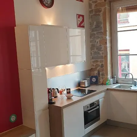 La Nuit Saint Georges Apartament *