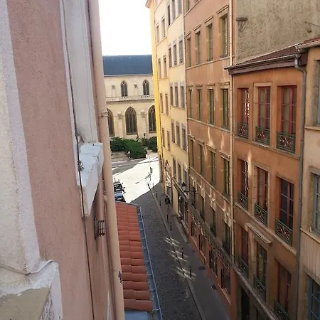La Nuit Saint Georges Apartamento Lyon