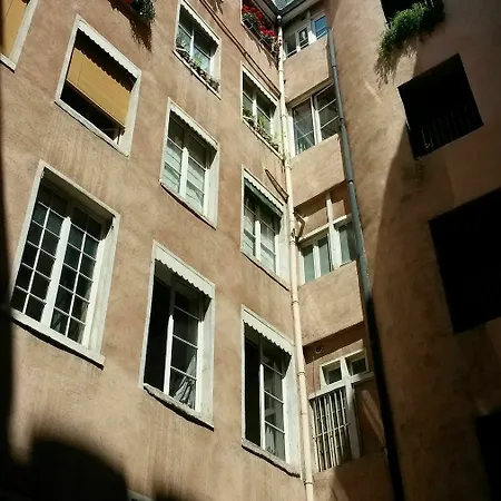 La Nuit Saint Georges Apartamento *