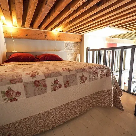 La Nuit Saint Georges Apartamento